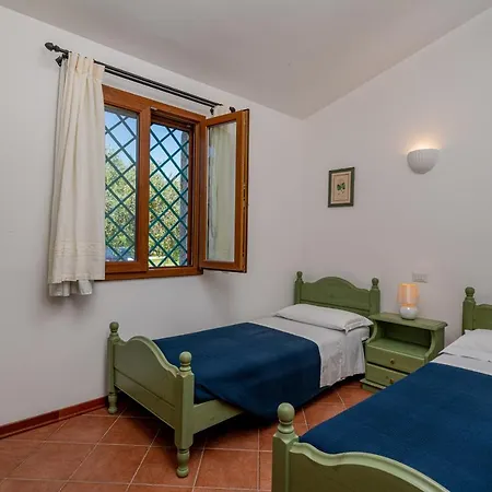 Su Cannonariu Lägenhet Orosei